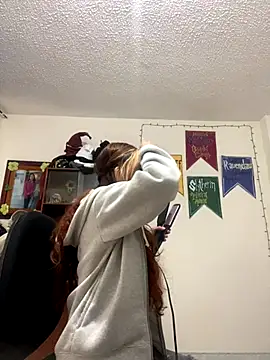 Sallem Pink online show from 10-17-25, 05:04