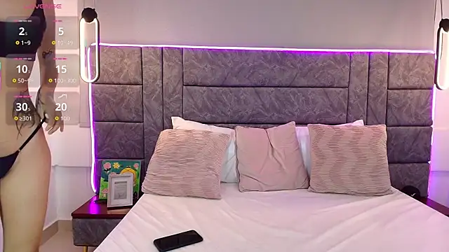 abril  lee   online show from 10-07-25, 07:33