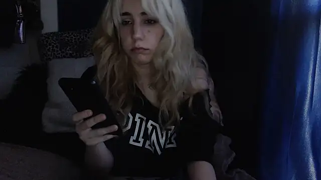 Snapshot of RubySmoke chatting on 09-14-25, 09:14 RubySmoke online show from 09-14-25, 09:14