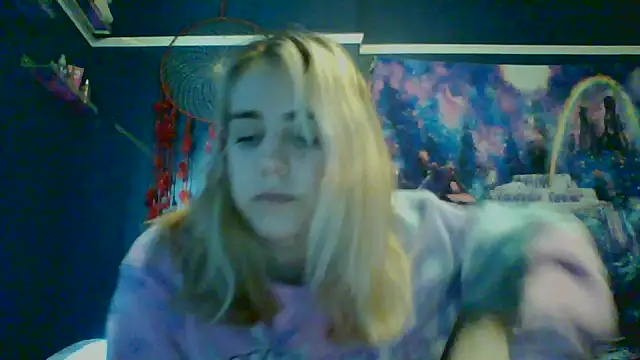 Snapshot of RubySmoke chatting on 11-06-25, 06:31 RubySmoke online show from 11-06-25, 06:31