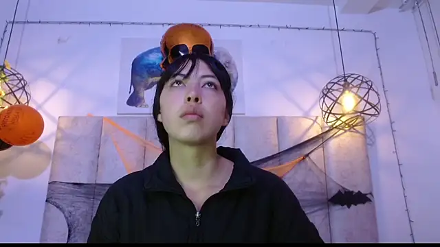 malejahotcs01 online show from 10-30-25, 11:11