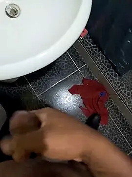 Snapshot of Lale-Adrian chatting on 11-28-25, 11:35 Lale-Adrian online show from 11-28-25, 11:35