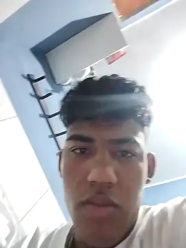 Snapshot of Lale-Adrian chatting on 12-23-25, 04:43 Lale-Adrian online show from 12-23-25, 04:43