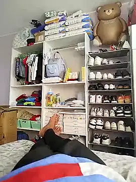 Snapshot of Lale-Adrian chatting on 03-02-26, 10:05 Lale-Adrian online show from 03-02-26, 10:05