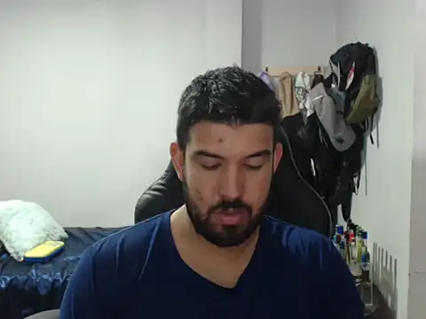 Axel11113 online show from 10-11-25, 04:44