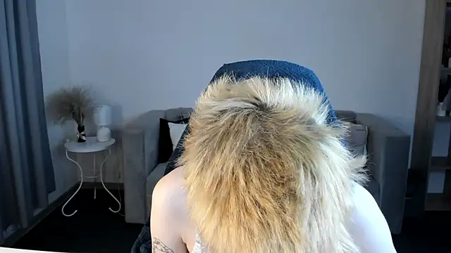 CarolineRichter online show from 09-21-25, 02:24