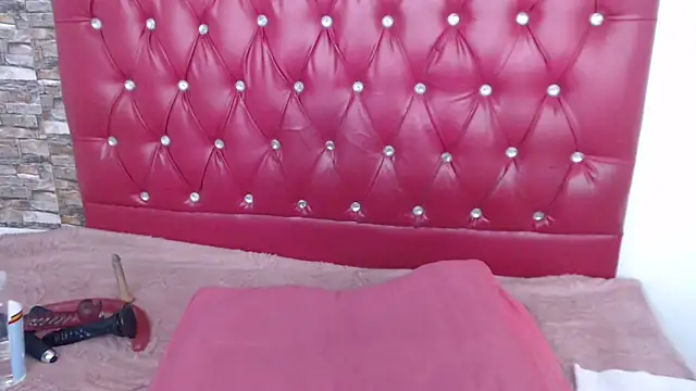 Snapshot of Qblackcat chatting on 09-30-25, 10:09 Qblackcat online show from 09-30-25, 10:09