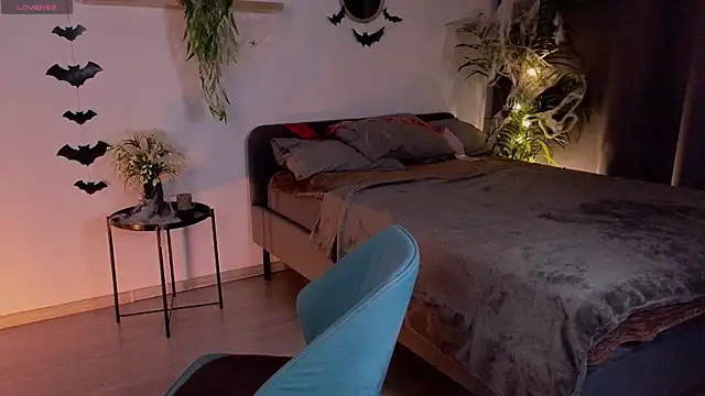 Snapshot of Ashley_Glen chatting on 10-28-25, 07:45 Ashley Glen online show from 10-28-25, 07:45