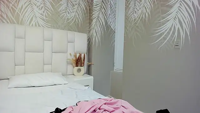 Snapshot of Anni_petite_ chatting on 09-13-25, 09:14 Anni petite  online show from 09-13-25, 09:14