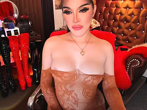 Snapshot of devongarcia chatting on 10-27-25, 08:35 devongarcia online show from 10-27-25, 08:35