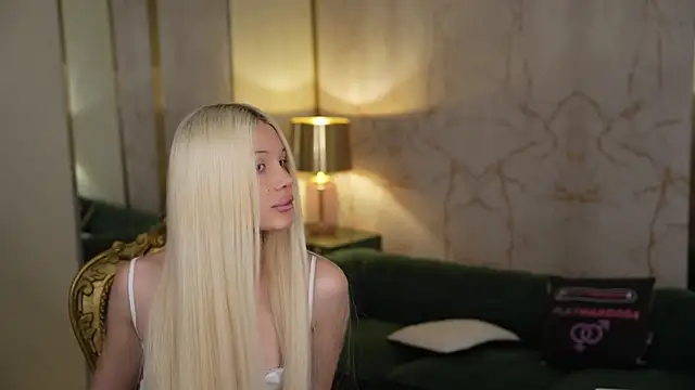 Snapshot of Esmie_Smile chatting on 11-07-25, 04:07 Esmie Smile online show from 11-07-25, 04:07