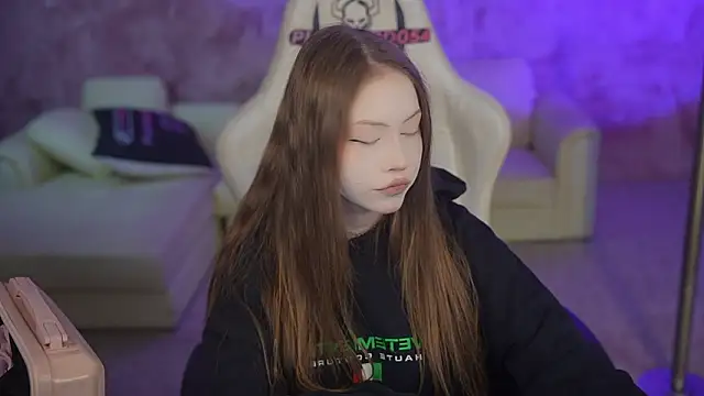 Esmie Smile online show from 02-21-26, 10:55