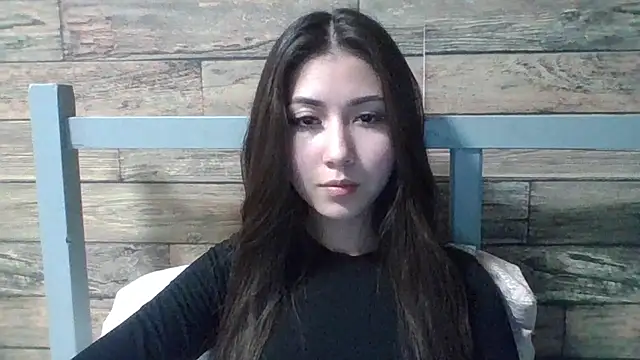 Virginia Hicks online show from 10-04-25, 06:06