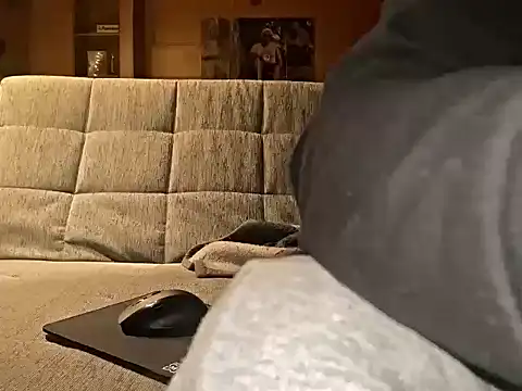 Snapshot of elsteff chatting on 10-10-25, 02:10 elsteff online show from 10-10-25, 02:10