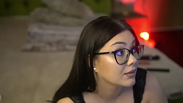 Snapshot of OliviaNoir chatting on 09-24-25, 03:48 OliviaNoir online show from 09-24-25, 03:48