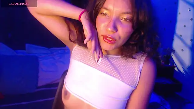 Snapshot of mia_blue01 chatting on 11-04-25, 12:54 mia blue01 online show from 11-04-25, 12:54