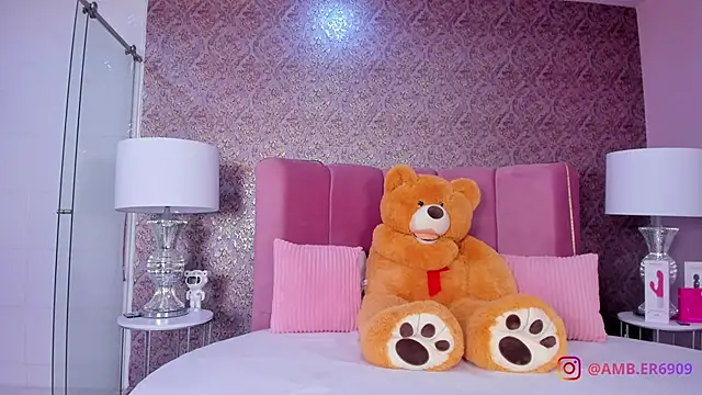 amber sparkle online show from 04-18-26, 12:42