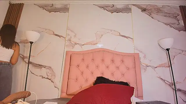 AlyaThompson online show from 04-21-26, 04:52