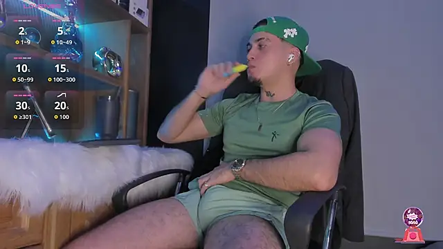 Snapshot of Gael_williams1 chatting on 11-14-25, 02:54 Gael williams1 online show from 11-14-25, 02:54