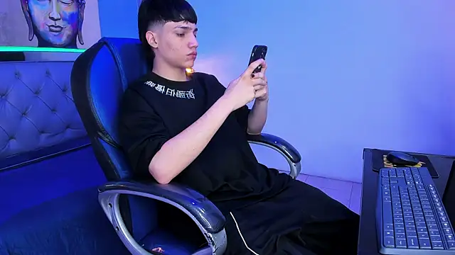 Snapshot of SamBlack_ chatting on 07-17-26, 01:40 SamBlack online show from 07-17-26, 01:40