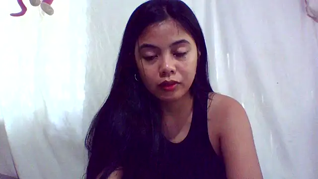 Snapshot of sweet_heaven00 chatting on 10-14-25, 02:12 sweet heaven00 online show from 10-14-25, 02:12