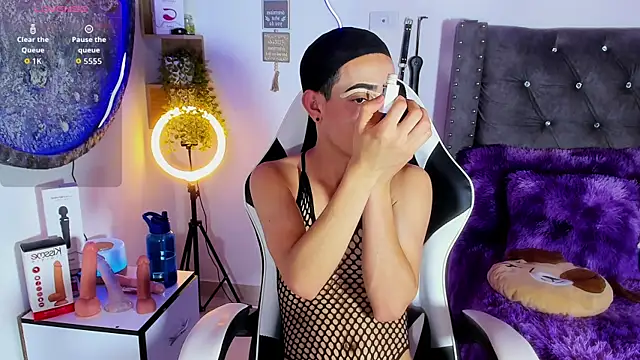 Snapshot of Katherine_Rose chatting on 09-24-25, 07:39 Katherine Rose online show from 09-24-25, 07:39