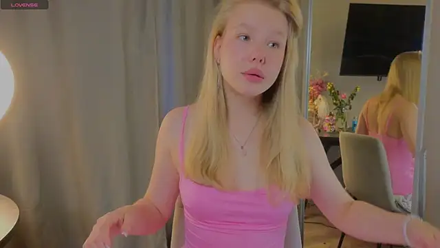 Snapshot of emilyshepar_d chatting on 09-11-25, 02:11 emilyshepar d online show from 09-11-25, 02:11