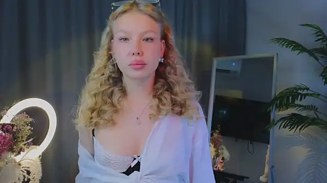 Snapshot of emilyshepar_d chatting on 09-29-25, 02:49 emilyshepar d online show from 09-29-25, 02:49