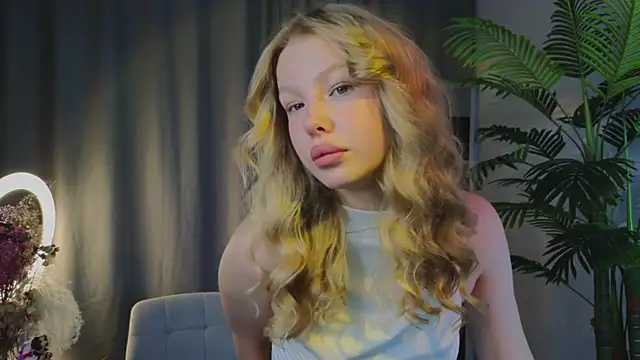 Snapshot of emilyshepar_d chatting on 10-02-25, 01:45 emilyshepar d online show from 10-02-25, 01:45