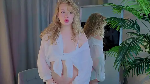 Snapshot of emilyshepar_d chatting on 10-31-25, 02:23 emilyshepar d online show from 10-31-25, 02:23