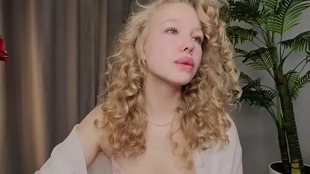 Snapshot of emilyshepar_d chatting on 12-04-25, 02:54 emilyshepar d online show from 12-04-25, 02:54