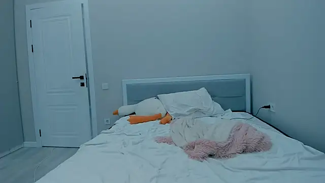 yuna loon online show from 10-03-25, 06:38