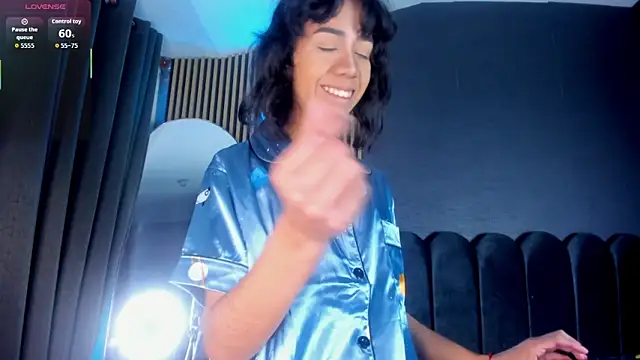 Gina 77 online show from 11-20-25, 12:27