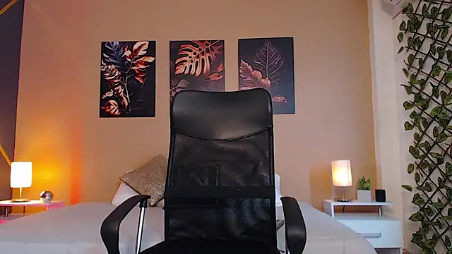 Snapshot of ChristopherBlack_ chatting on 10-14-25, 01:34 ChristopherBlack online show from 10-14-25, 01:34