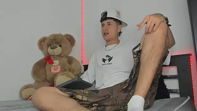 Mateo Escobar online show from 11-05-25, 08:42