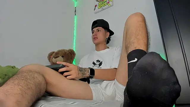 Mateo Escobar online show from 12-16-25, 09:36