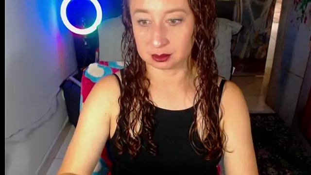 Snapshot of Milf_Valeria chatting on 10-20-25, 02:50 Milf Valeria online show from 10-20-25, 02:50