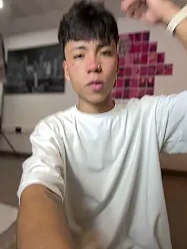 MaxiWildd online show from 04-09-26, 01:05