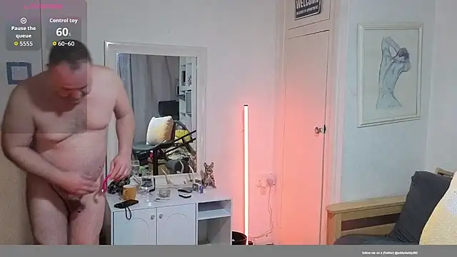 Dilfcam101 online show from 04-28-26, 04:39