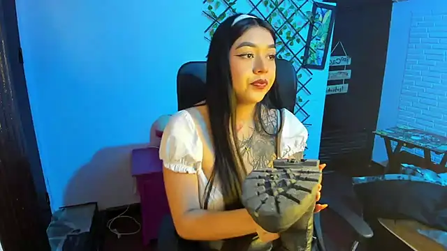 Keyla Cutte online show from 10-17-25, 02:48