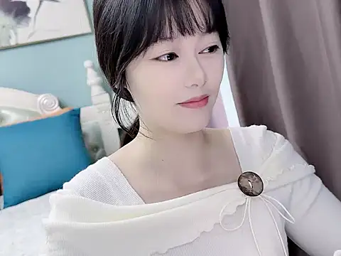 sarah111 online show from 10-19-25, 02:23