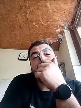 Snapshot of Georgerazvan1989 chatting on 09-12-25, 01:44 Georgerazvan1989 online show from 09-12-25, 01:44