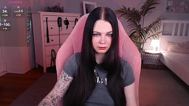 Snapshot of Michela_Fruet chatting on 10-22-25, 01:17 Michela Fruet online show from 10-22-25, 01:17