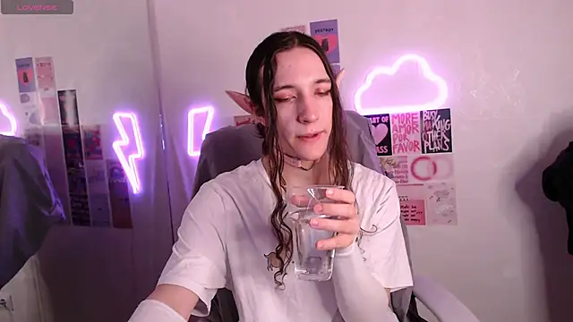 SilverMuse online show from 02-12-26, 09:21