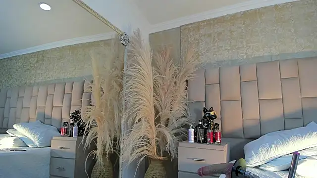 AmbarFoxx  online show from 12-04-25, 10:29