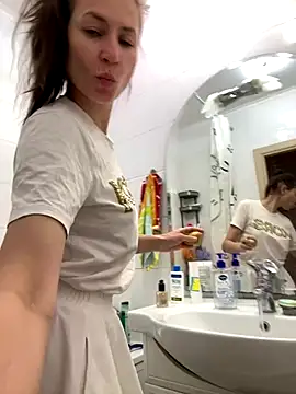 Snapshot of Lizza_xxx chatting on 10-21-25, 07:31 Lizza xxx online show from 10-21-25, 07:31