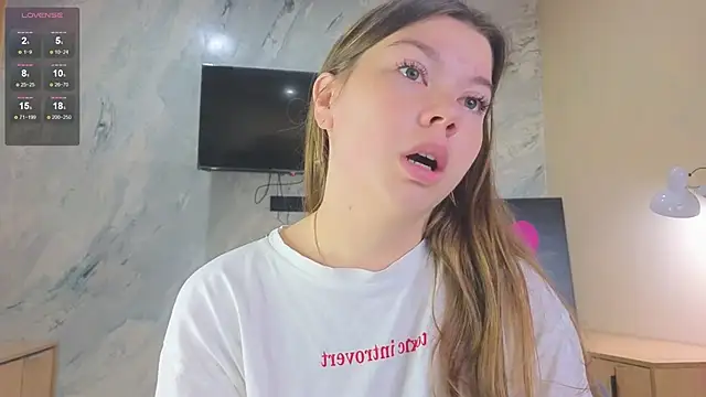 miss bubbles  online show from 10-04-25, 12:30