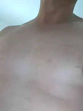 Snapshot of Bradd_32 chatting on 12-20-25, 05:09 Bradd 32 online show from 12-20-25, 05:09