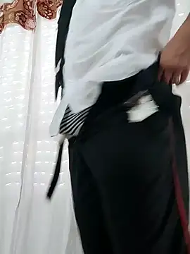 Snapshot of Bradd_32 chatting on 02-09-26, 11:47 Bradd 32 online show from 02-09-26, 11:47