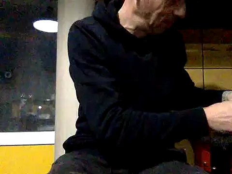 Snapshot of adiluci1 chatting on 11-30-25, 02:59 adiluci1 online show from 11-30-25, 02:59